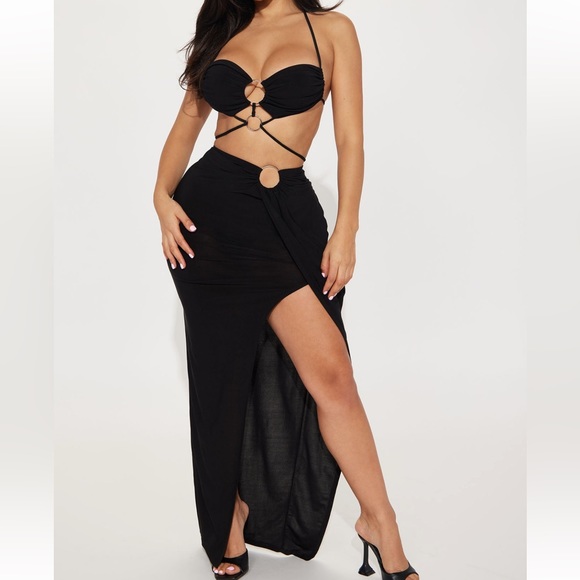 Fashion Nova Dresses & Skirts - BLACK TWO PIECE SKIRT SET DRESS 🖤